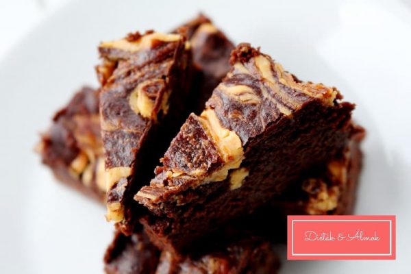 Mogyorós-sütőtökös brownie – liszt és cukor nélkül