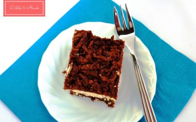 Kakaós-túrós reszelt sütiálom almával