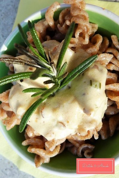 diós mascarponés teljes kiőrlésű tészta csirkével főétel szénhidrát diéta cukorbetegség inzulinrezisztencia