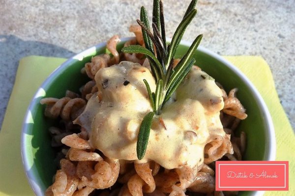 diós mascarponés teljes kiőrlésű tészta csirkével főétel szénhidrát diéta cukorbetegség inzulinrezisztencia