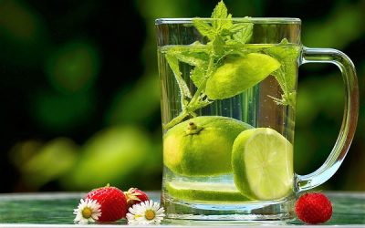 Mennyi folyadékot igyál? Milyet, hogyan és miért?